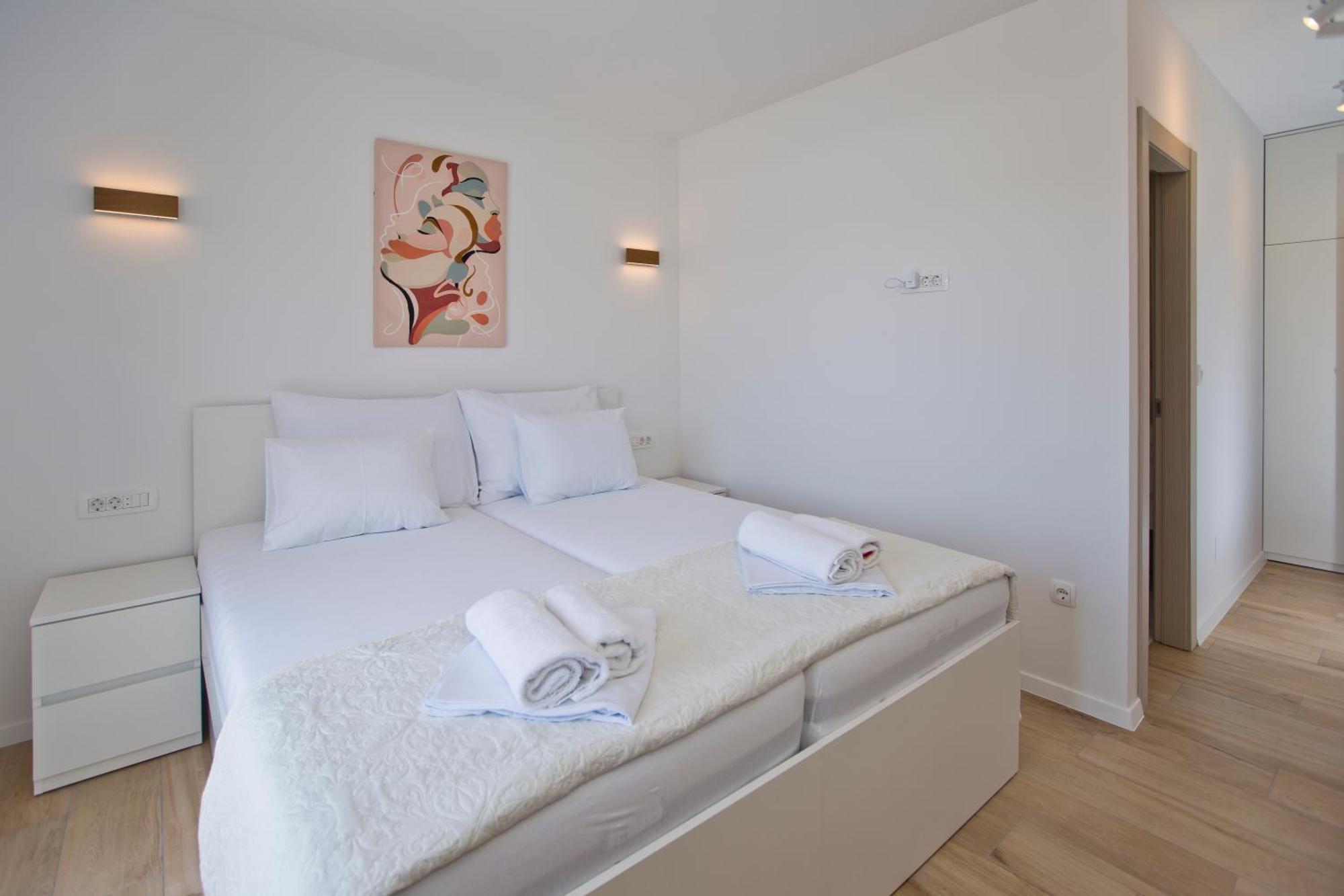 Luka'S Lodge Guesthouse & Hostel Хвар Екстериор снимка
